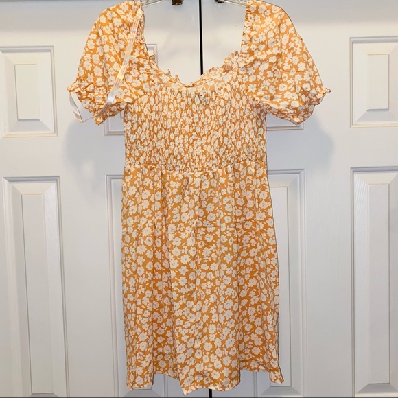 🎉HP🎉 Missguided Peach Floral Milkmaid Mini Dress NWT - Picture 3 of 8